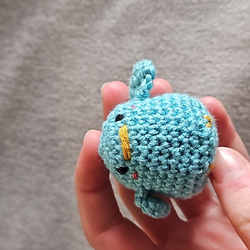 Tiny Blushing Bamboo Crochet Bird - Picture 1 of 5